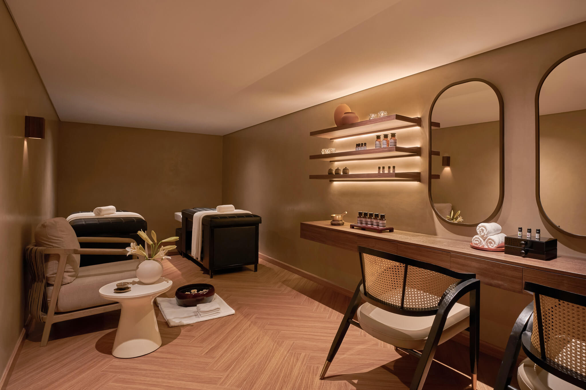 Hotel Adya